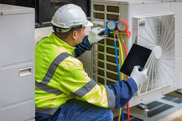 Professional Hvac technician working in La Plata, MO